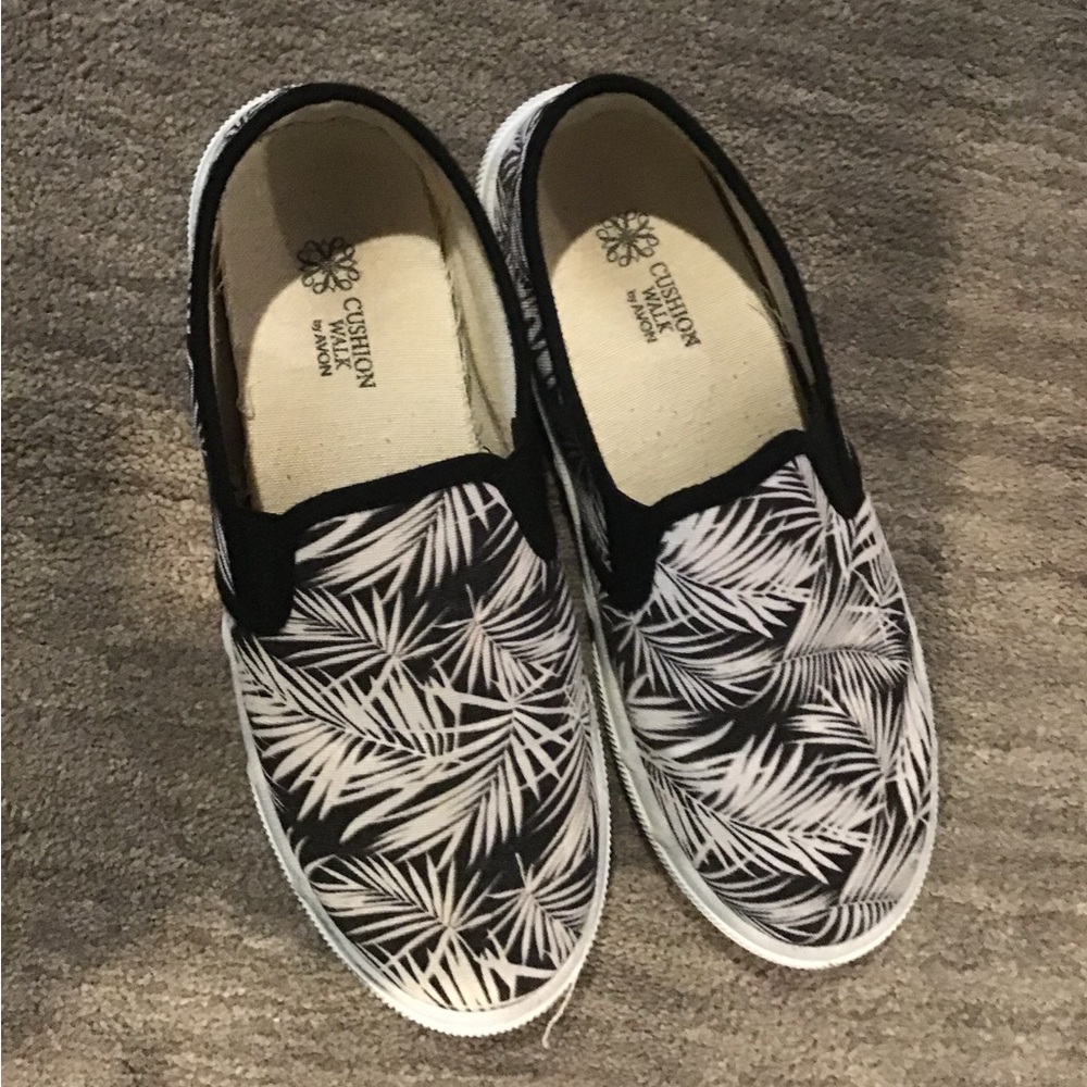 Slip ons. Fun pattern!